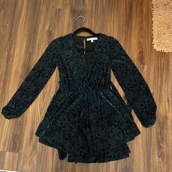 Allison & Kelly Green Velvet Romper XS - Picture 1 of 3
